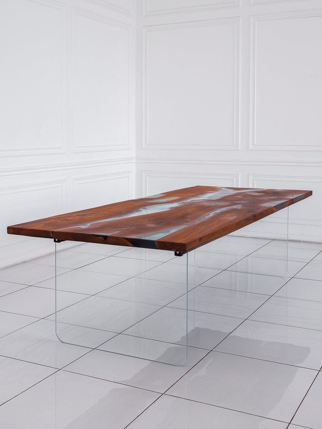 ART Dining Table