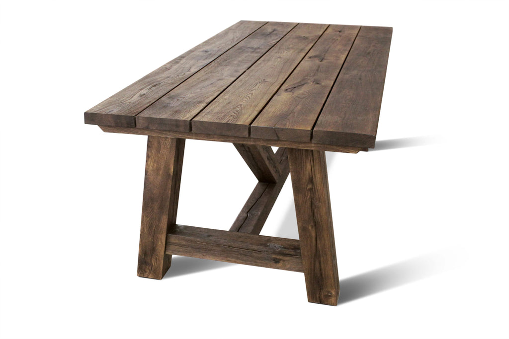 SNURR   Dining Table